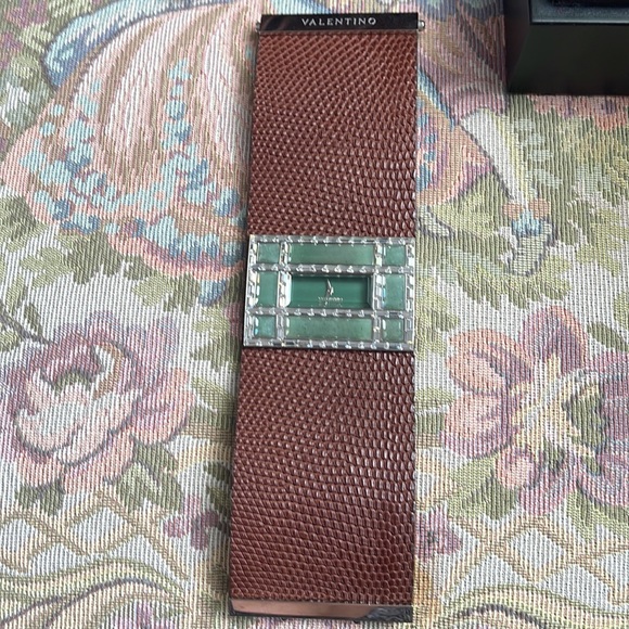 Valentino watch (new in a box). Genuine Lizard. - Picture 3 of 8